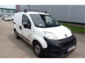 כלי רכב מסחרי עם לוח FIAT Fiorino
