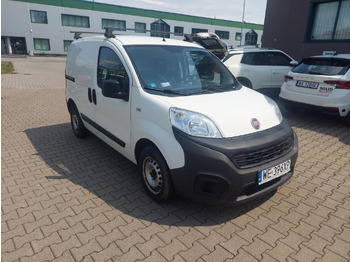 כלי רכב מסחרי עם לוח FIAT Fiorino