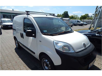 כלי רכב מסחרי עם לוח FIAT Fiorino