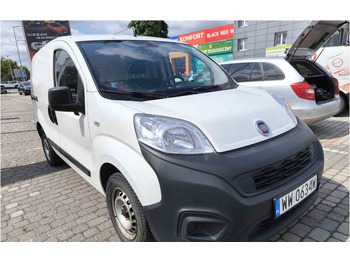 כלי רכב מסחרי עם לוח FIAT Fiorino