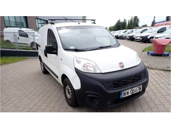 כלי רכב מסחרי עם לוח FIAT Fiorino