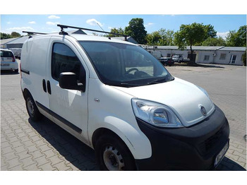 כלי רכב מסחרי עם לוח FIAT Fiorino