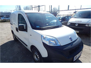 כלי רכב מסחרי עם לוח FIAT Fiorino