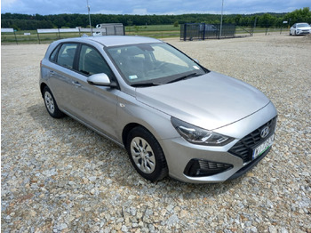 האצ'בק HYUNDAI