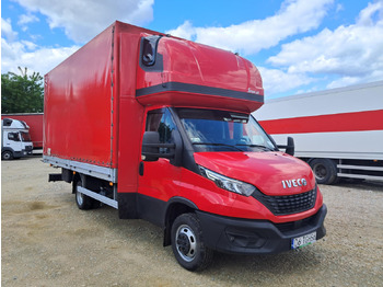 כלי רכב מסחרי עם וילונות צד IVECO Daily
