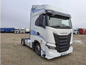 יחידת טרקטור IVECO