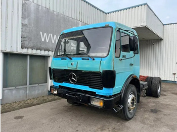משאית עם שלדת תא MERCEDES-BENZ