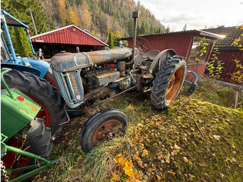 טרקטור חקלאי FORDSON