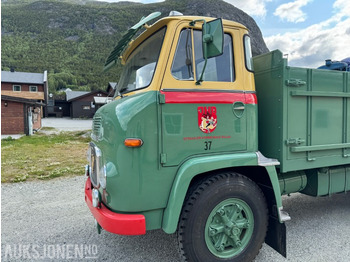 משאית צד נופל/ שטוחה 1966 Scania LBS 76 komplett sett med bil og henger selges fra bilmuseum.: תמונה 3