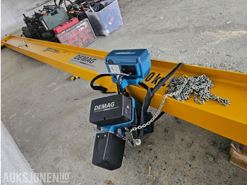 עגורן DEMAG