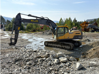 מחפר VOLVO EC220DL