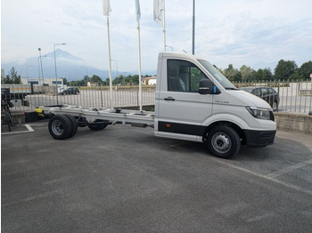 משאית עם שלדת תא