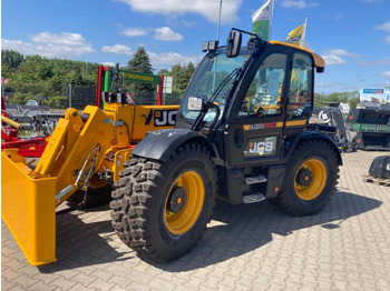 מפעיל טלסקופי JCB