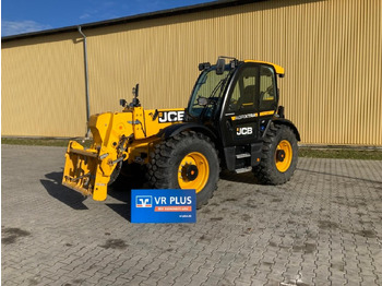 מפעיל טלסקופי JCB
