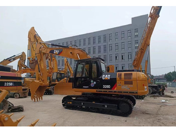 מחפר גלגלים CATERPILLAR 320D