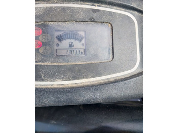 מיני מחפר JCB: תמונה 4