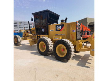 מפלסת CATERPILLAR 140H