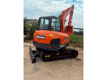 מיני מחפר DOOSAN DH60