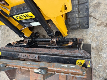 מעמיס זוחל Gehl RT 105: תמונה 5