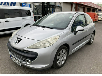 האצ'בק PEUGEOT