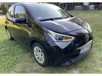 האצ'בק TOYOTA