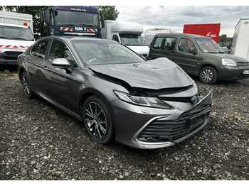 סדאן TOYOTA