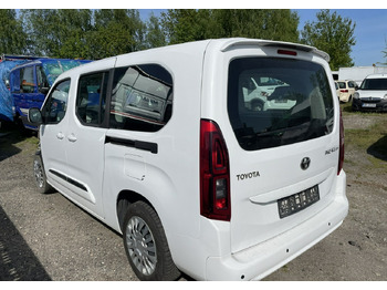 מכונית TOYOTA