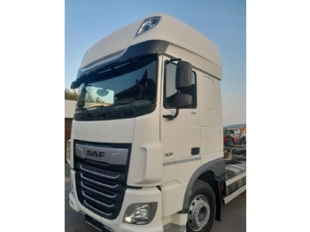 משאית עם שלדת תא DAF XF 106 450
