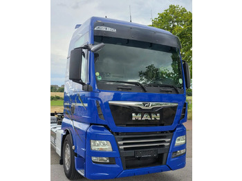 משאית עם שלדת תא MAN TGX 18.430 / SPROWADZONY / DO ŻYWCA / 2020 / KLIMA POSTOJOWA / SERWISOWANY / JAK NOWY / NISKI PRZEBIEG / RAMA / BDF / E6: תמונה 4