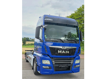משאית עם שלדת תא MAN TGX 18.430 / SPROWADZONY / DO ŻYWCA / 2020 / KLIMA POSTOJOWA / SERWISOWANY / JAK NOWY / NISKI PRZEBIEG / RAMA / BDF / E6: תמונה 2