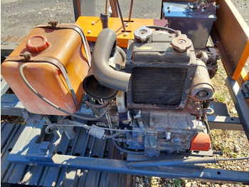 מיני מחפר Kubota RG-15: תמונה 4