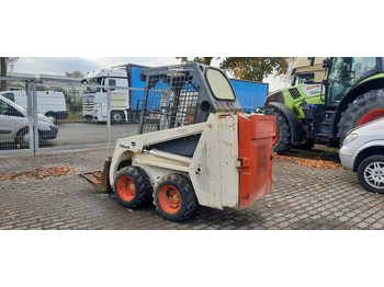 מעמיס היגוי החלקה Bobcat 443 4x4 Radlader: תמונה 3