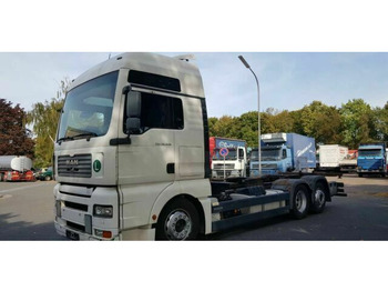 משאית עם שלדת תא MAN TGA 26.440