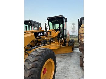 מפלסת CATERPILLAR 140K