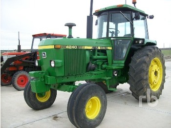 טרקטור חקלאי John Deere 4240 2Wd: תמונה 1