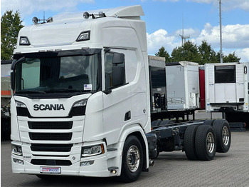 משאית עם שלדת תא SCANIA R
