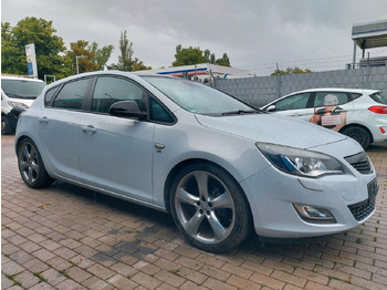סדאן OPEL