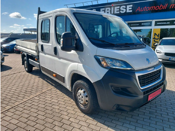 כלי רכב מסחרי במיטה שטוחה PEUGEOT Boxer