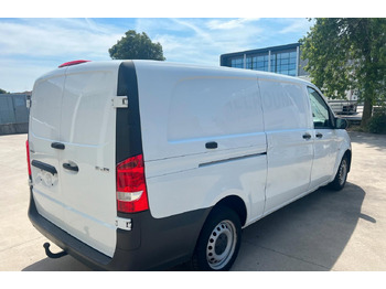 כלי רכב מסחרי עם לוח Mercedes vito 111: תמונה 2