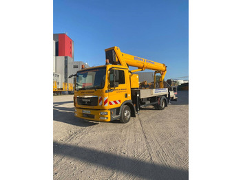 פלטפורמה אווירית מותקנת על משאית RUTHMANN