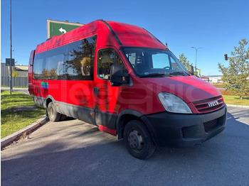 מיניבוס IVECO Daily