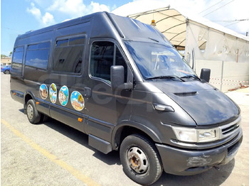 מיניבוס IVECO Daily