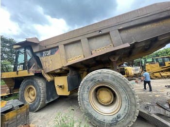 משאית סלעים/ מסיר פסולת קשיח CATERPILLAR