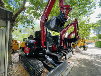 מיני מחפר YANMAR