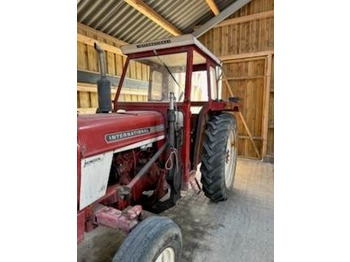 טרקטור חקלאי INTERNATIONAL