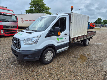 כלי רכב מסחרי עם לוח FORD Transit