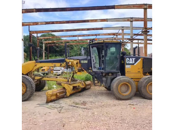 מפלסת CATERPILLAR 140H