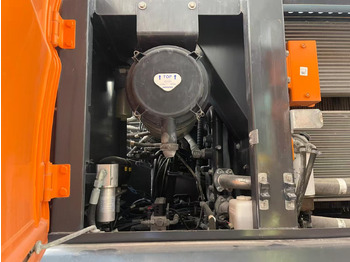 מחפר גלגלים DOOSAN DX210