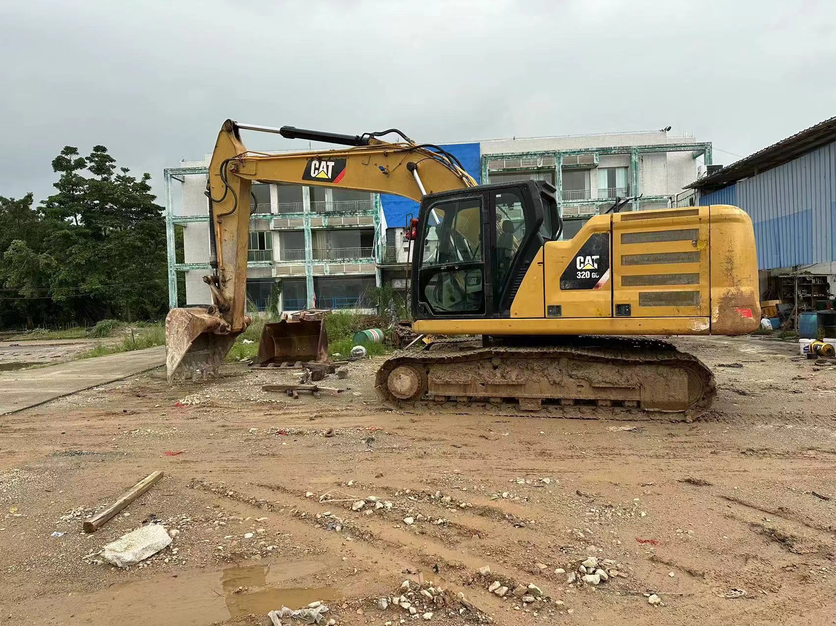 מחפר סורק CATERPILLAR 320GC: תמונה 2
