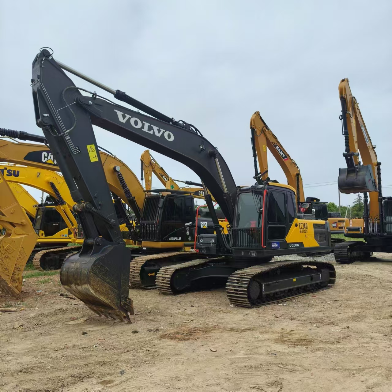 מחפר סורק VOLVO EC240